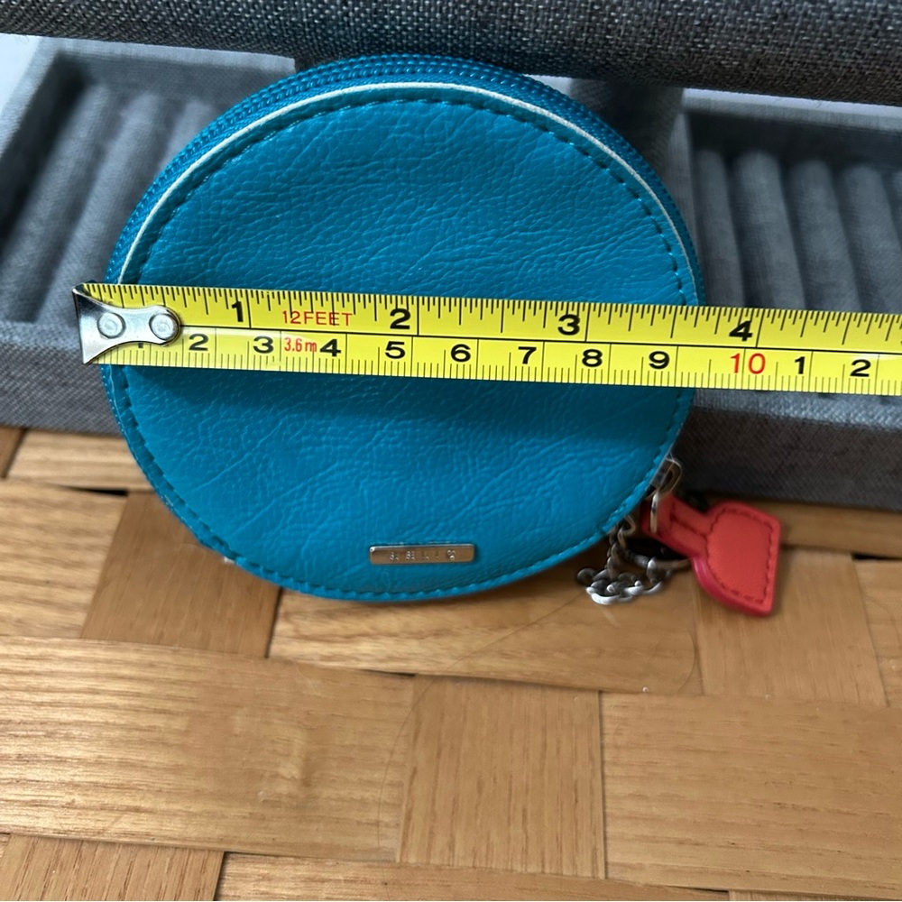 Relic: Beach Ball Coin/Keychain Purse - Picture 4 of 6